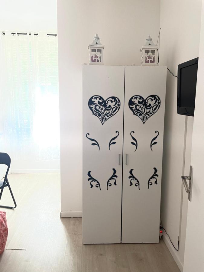 Meubles Iنيس المظهر الخارجي الصورة